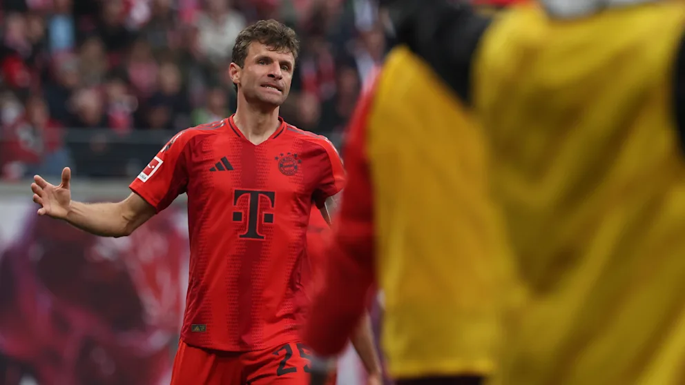 转折点拜仁慕尼黑主帅复盘,意甲关键时刻攻防权衡,引发热议,资深球员宣示担当(拜仁巨星戴维斯仿梅西打门方式酿悲剧) 转折点拜仁慕尼黑主帅复盘,意甲关键时刻攻防权衡,引发热议,资深球员宣示担当(拜仁巨星戴维斯仿梅西打门方式酿悲剧)