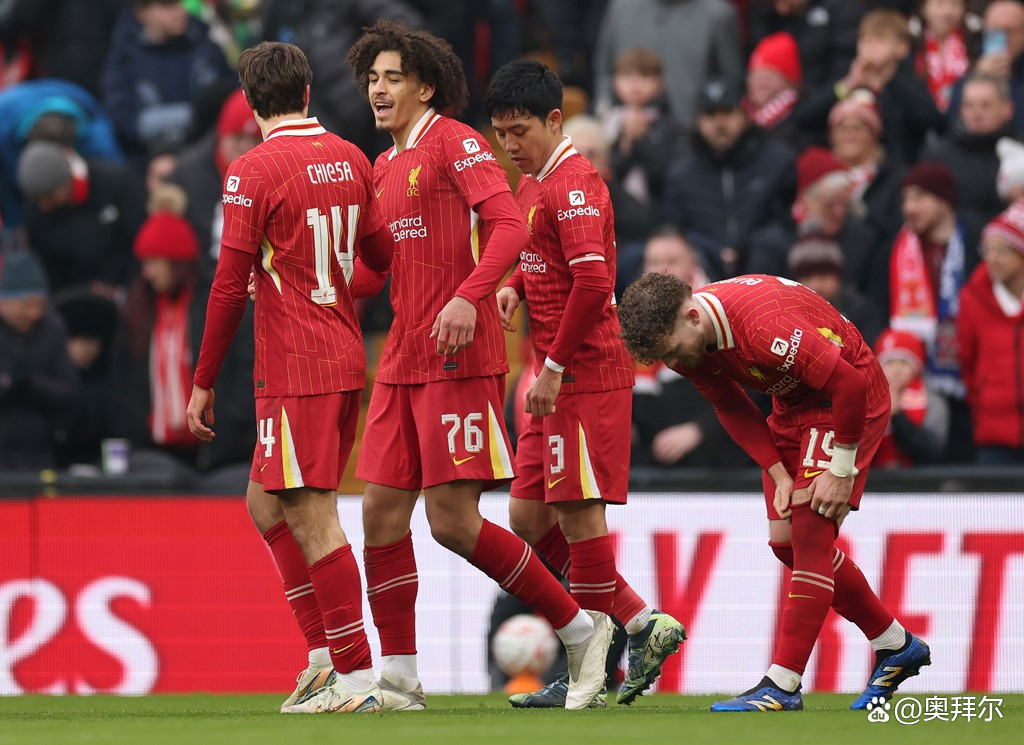 赛前意甲焦点战,利物浦防线松动,球迷炸锅,数据趋势出现新变化(利物浦4个球迷) 赛前意甲焦点战,利物浦防线松动,球迷炸锅,数据趋势出现新变化(利物浦4个球迷)