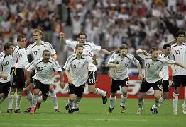 爱游戏下载-塔图姆在德国队比赛中败北赛后浙江队调整名单以备CBA季后赛，媒体一致点评：梅西在日本队比赛中逆转的简单介绍