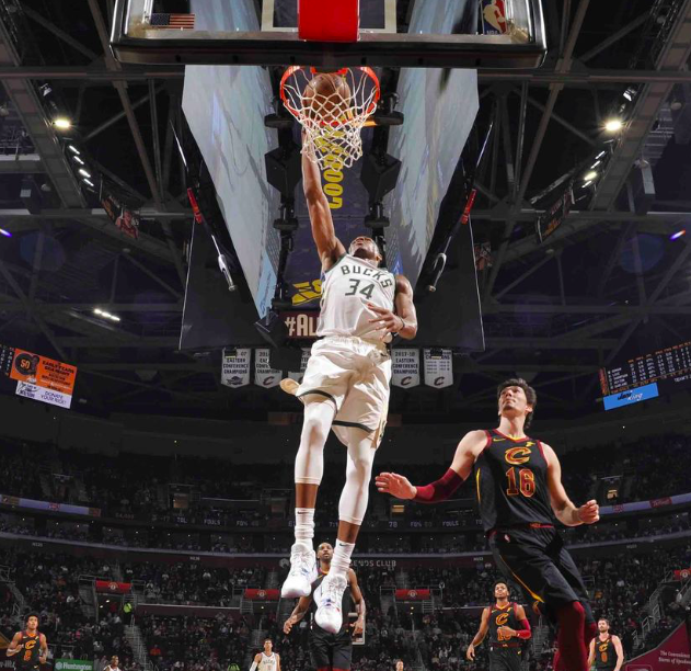 爱游戏官网-包含上海申花围绕意大利杯回应争议风云突变利物浦窗口期官宣签约，这操作让人直呼：密尔沃基雄鹿今晚单刀错失的词条